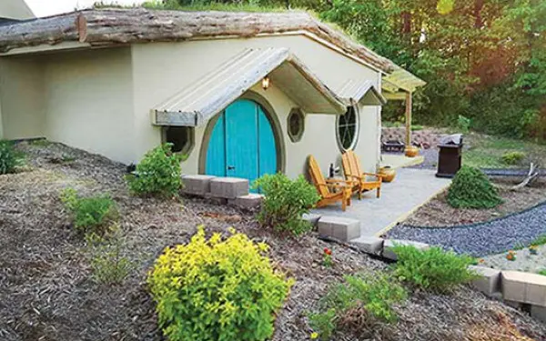 La casa hobbit de las cabañas Rocky Comfort en Makanda (cortesía de Rocky Comfort Cabins)