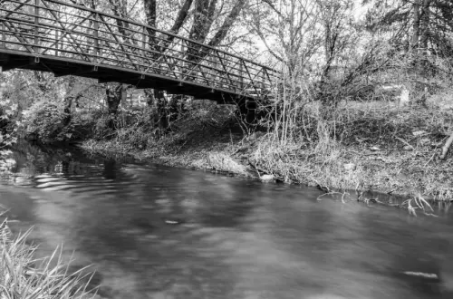Puente con agua