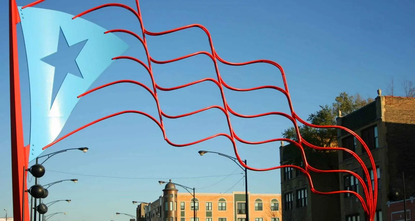 Escultura de la bandera de Puerto Rico en Humboldt Park