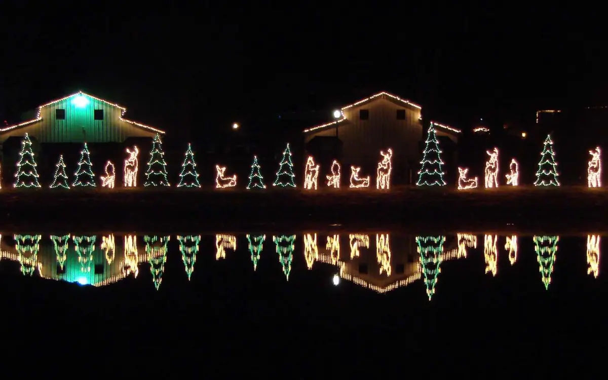  luces a lo largo del lago