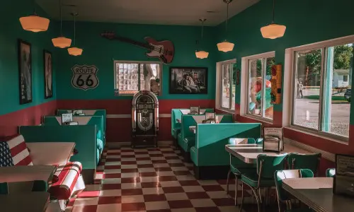 Interior del restaurante Twistee Treat Diner Livingston