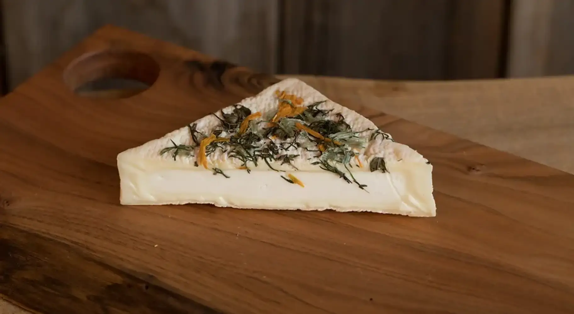 Queso Fleur de la Prairie de la granja y cremería Prairie Fruits de Champaign-Urbana.