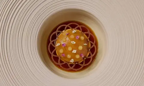 Un intrincado plato pequeño en Indienne, Chicago