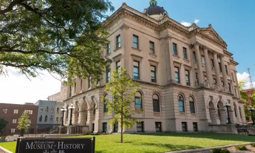 Exterior del Museo de Historia del Condado de McLean
