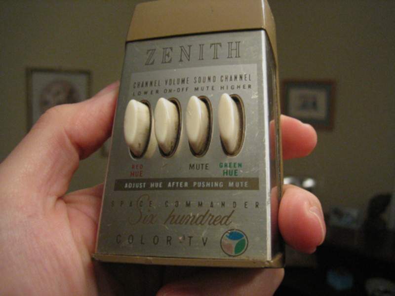 Un mando a distancia de televisión Zenith, diseñado e inventado en Chicago