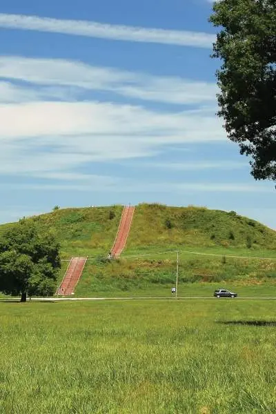 Los montículos de Cahokia, en Illinois, son el emplazamiento de una antigua ciudad de nativos americanos.