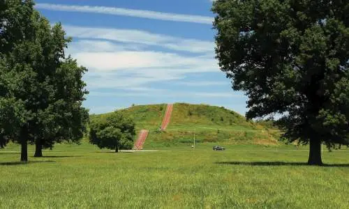 Los montículos de Cahokia, en Illinois , son el emplazamiento de una antigua ciudad de nativos americanos.