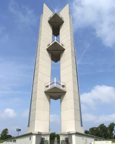 Una gran torre histórica