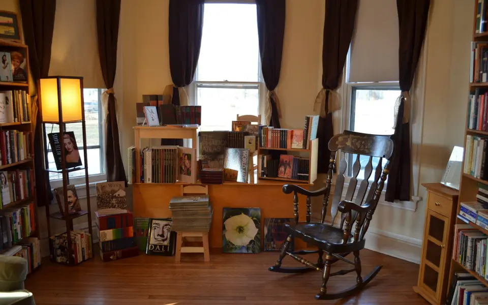 Sala de lectura en Afterwords Books