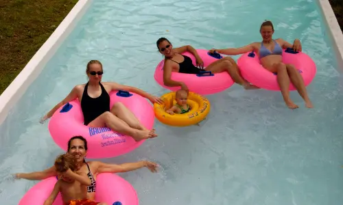 Parque acuático Raging Rivers