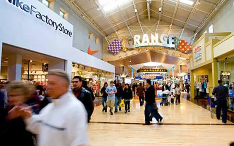 Variedad de opciones para ir de compras en Gurnee Mills.