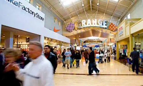 Variedad de opciones para ir de compras en Gurnee Mills.