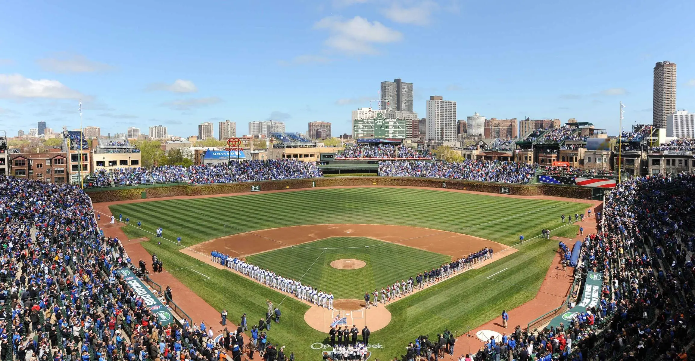 Vista del Wrigley Field el día de la inauguración de los Chicago Cubs en 2014
