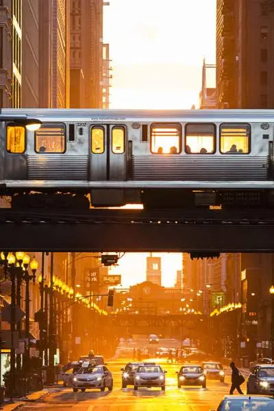 Tren de Chicago al atardecer